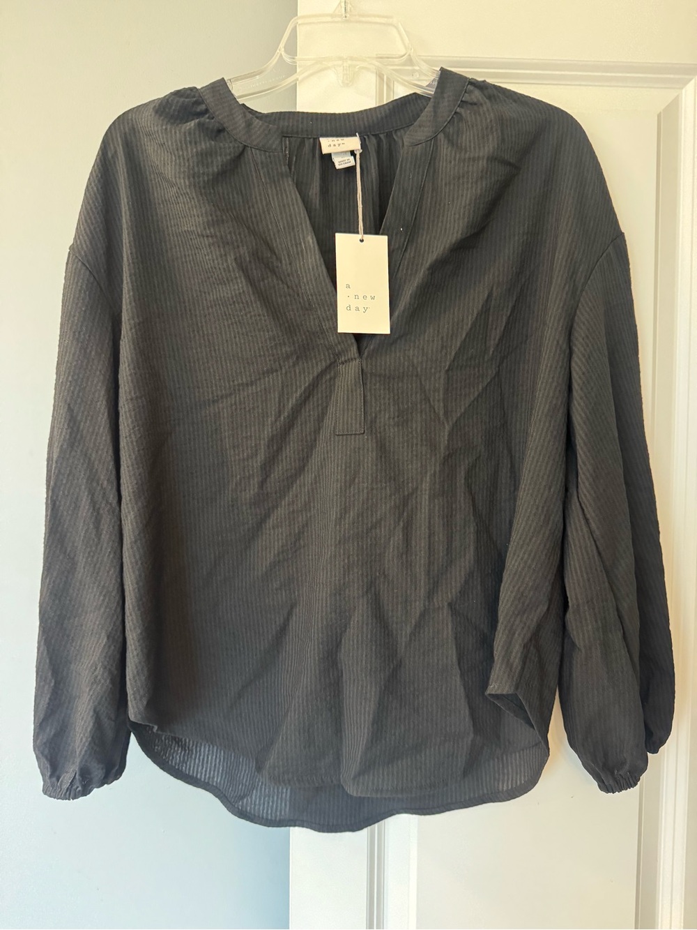 a new day Charcoal Ribbed V-Neck Blouse NWT Size Medium